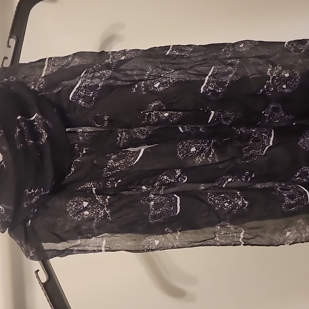 2b bebe Royal Bones Scarf